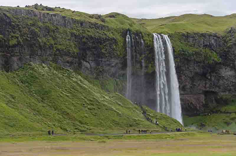 Islandia 085 - catarata de Seljalandsfoss.jpg